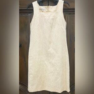 Evan Picone  Sz 4 Sleeveless Sheath Dress Square Neckline Knee Length Ivory